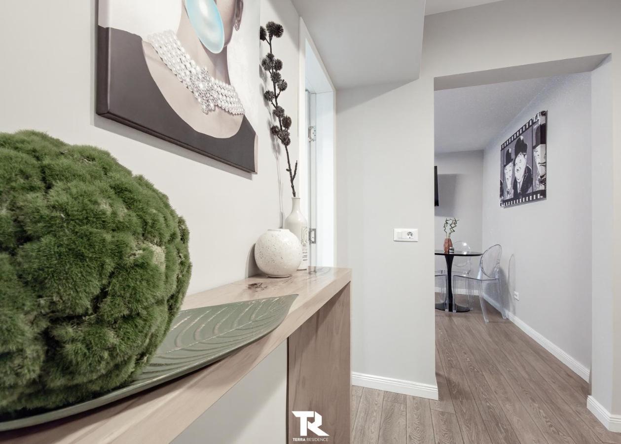 Terra Appartement Suceava Buitenkant foto
