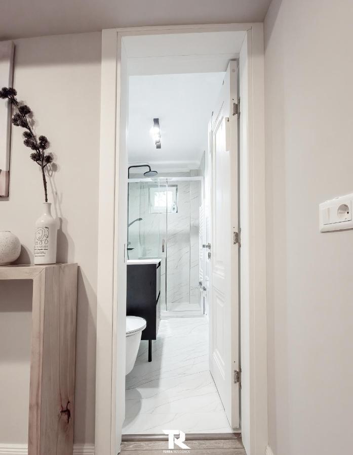 Terra Appartement Suceava Buitenkant foto
