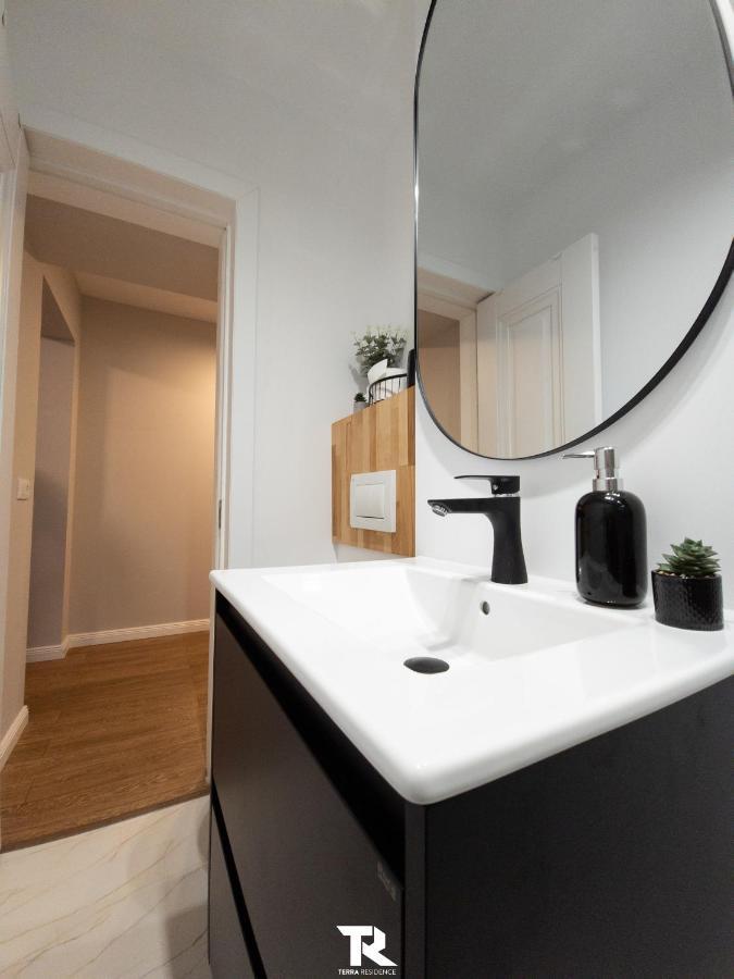 Terra Appartement Suceava Buitenkant foto