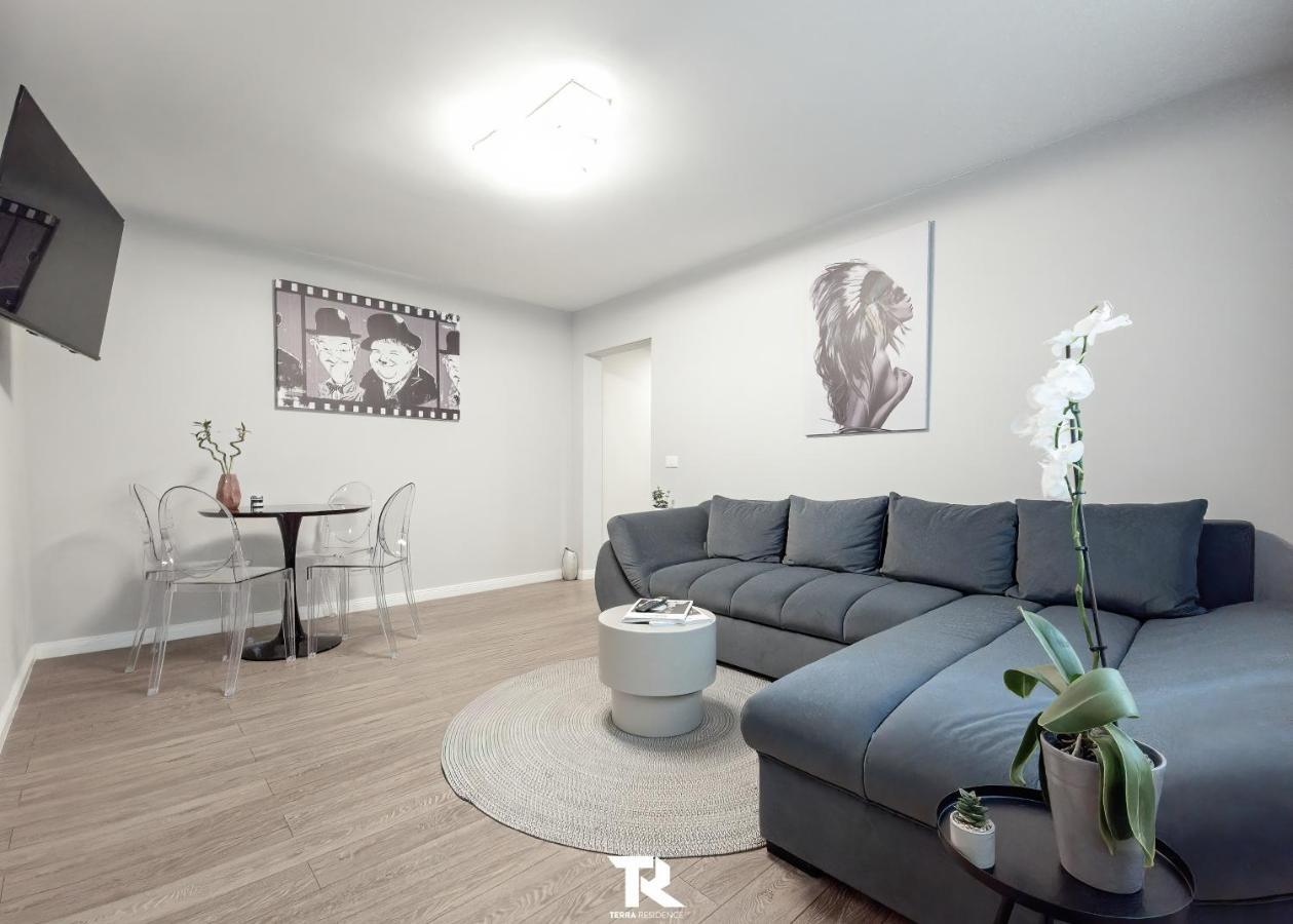Terra Appartement Suceava Buitenkant foto