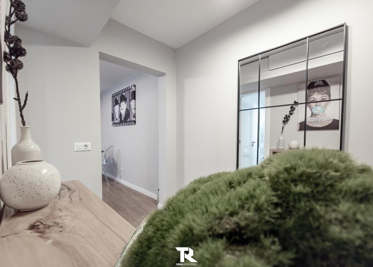 Terra Appartement Suceava Buitenkant foto