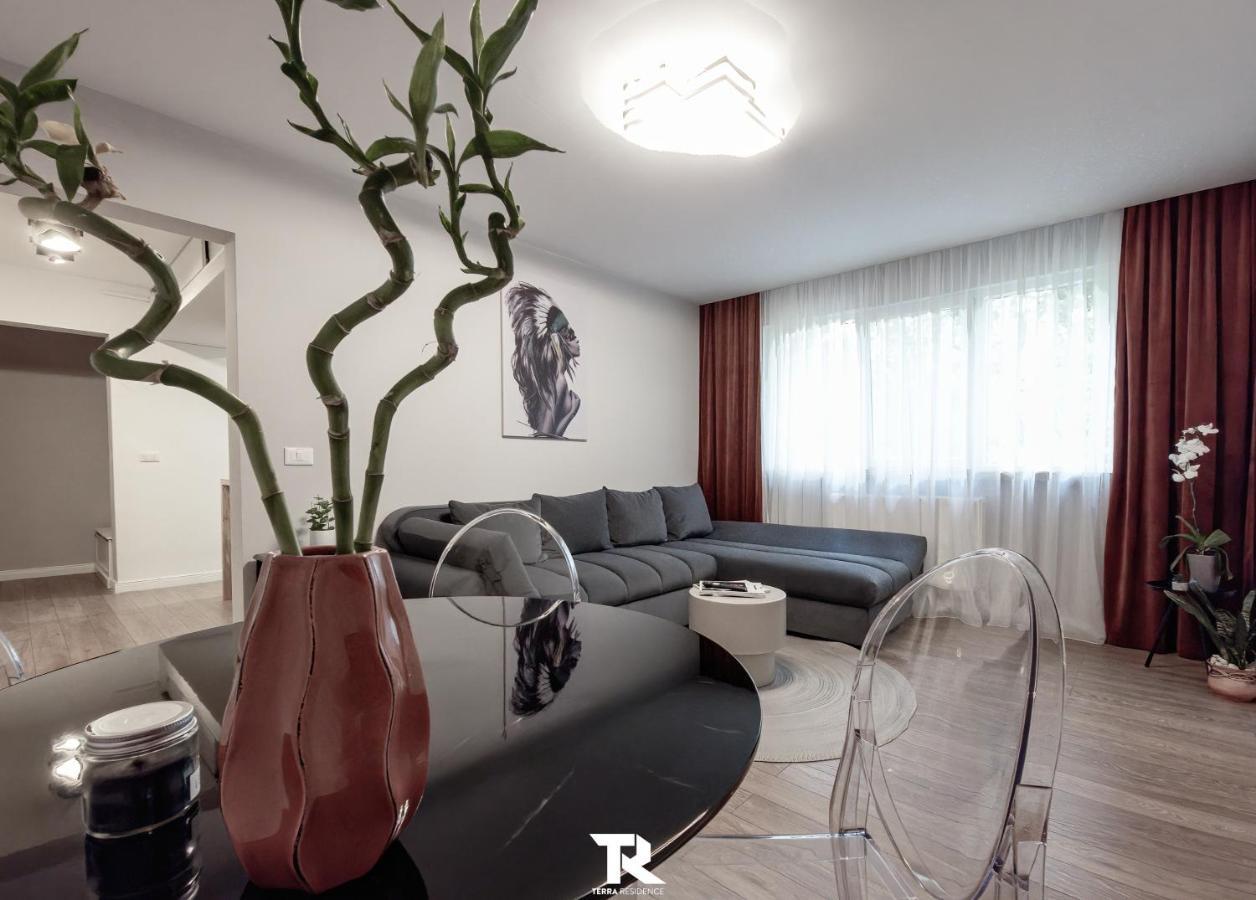 Terra Appartement Suceava Buitenkant foto