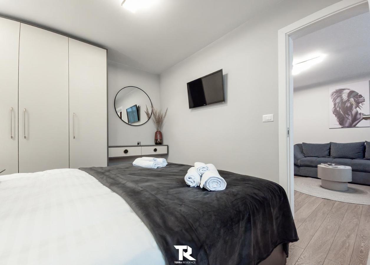 Terra Appartement Suceava Buitenkant foto